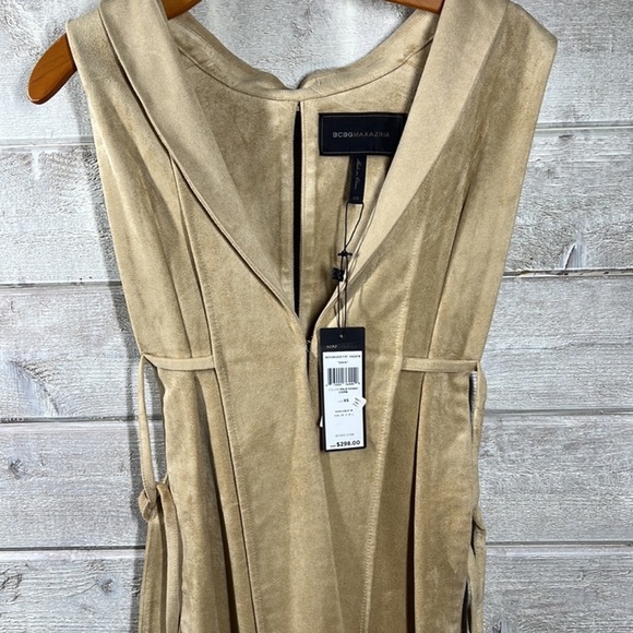 BCBGMAXAZRIA
Gaia Faux-Suede Long Vest - Picture 5 of 11